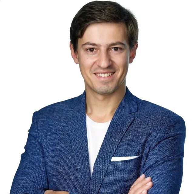 Иван Иванов